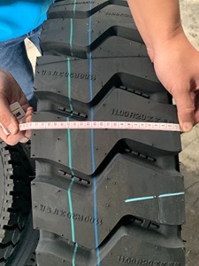 ยางล้อแบบ Heavy-duty ขนาด 295/75R22.5 ออกแบบมาเพื่อการยึดเกาะที่เชื่อถือได้ รองรับน้ำหนักได้ดี และมีอายุการใช้งานยาวนาน - Product Image 4