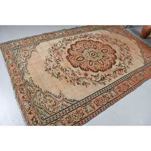 Grand tapis turc vintage de 5,6 x 8,8 pieds, tapis en laine orange style sud-ouest - Product Image 2