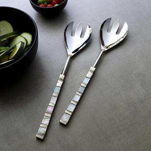 Ensemble élégant de serveurs à salade en acier inoxydable avec poignée MOP, outils de service pour salades pour hôtels et restaurants - Product Image 1