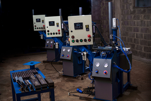 Machine à commande logique programmable (PLC) et à moteur pour la production de contrepoids d'équilibrage avec 1 an de garantie - Product Image 3