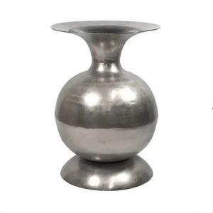 Florero de Metal de decoración de diseño de tendencia de mercado personalizado hecho a mano, florero de Metal de exportador al por mayor para ocasiones hoteles - Product Image 1