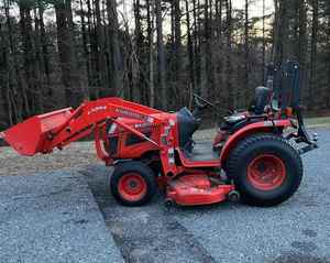 Tracteur Kubota BX2680 M8540 Deutz Fahr 4x4 FWA Neuf avec Moteur 8CV, Boîte de Vitesses Agricole et Noyau d'Engrenage Inclus, Télécommande - Product Image 5