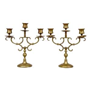 Grand candélabre antique doré avec support à bougie sculpté vintage pour un style de décoration intérieure intemporel - Product Image 2