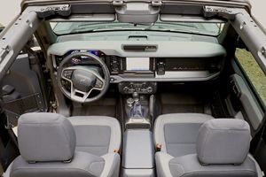 Bronco Big Bend 2021, boîte manuelle 7 vitesses, 4 roues motrices, moteur turbo 4 cylindres de 300 ch - Product Image 4