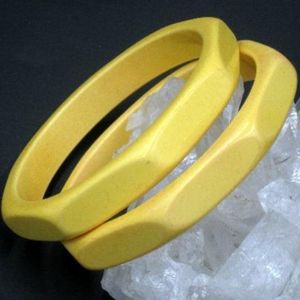 Bracelet en résine personnalisé avec fleurs séchées - Product Image 1