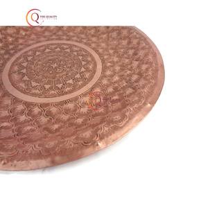Utensilios de cocina Bandeja de servicio de cobre con plato de forma redonda y posavasos Vajilla para boda Bandeja hecha a mano Venta caliente de la India - Product Image 4