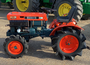 รถแทรกเตอร์มือสองคุณภาพสูง Kubota B700 ขนาดเล็ก ราคาถูก - Product Image 6