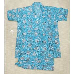 Traje de Noche Corto Informal con Estampado Jaipuri para Verano, Tela Suave Tejida, Cierre de Botones, Personalizable para Damas de Honor, Novias y Ropa de Casa - Product Image 1