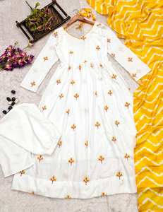 Meher Vivid Symphony Culture Timeless Bollywood Whirl Resplandeciente Tradición de mosaico Elegancia encantada para fiesta Festive Bloom - Product Image 6