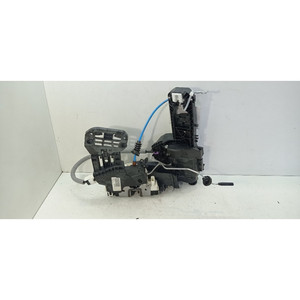 MERCEDES GLA Series A1667200435 651930 (13>) ตัวล็อคด้านหน้าขวา - Product Image 1