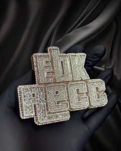 Colgante de Plata de Ley 925 con Letra Personalizada Iced Out, Diamante Moissanita VVS, Estilo Hip Hop, Moderno y Llamativo, para Uso Unisex - Product Image 2