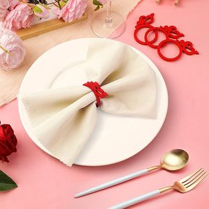 Servilleteros de madera con corazón rojo con clásico para comedor, fiesta de boda y hebillas de aniversario, Día de San Valentín, impresiona a tus invitados - Product Image 1