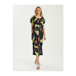 Robe BGN S23D450 avec manches et col en caoutchouc imprimé détaillé - Product Image 1