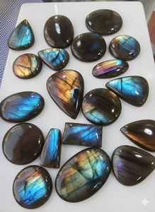 Cabujón de Labradorita Multicolor de Alta Calidad, Gema Suelta Multibrillo para Joyería, Venta al por Mayor H.A. Gemas Modelo Gemstone 108 Naturales - Product Image 2