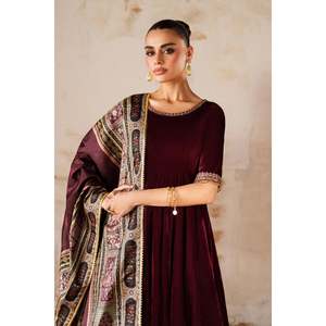 Ensemble de costume en velours pour femmes, 100% polyester, avec dupatta en soie imprimée numériquement et pantalon PR-1207 - Product Image 5