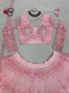 Diseñador de red suave Lehenga Choli Ensemble Lentejuelas Bordado y elegante encaje de cuatro lados Dupatta con Latkan - Product Image 5