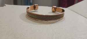 Brazalete de Terapia Magnética de Cobre Puro, Diseño Trenzado de Dos Tonos, Alivio del Dolor de Artritis, Brazalete Unisex para el Bienestar - Product Image 4