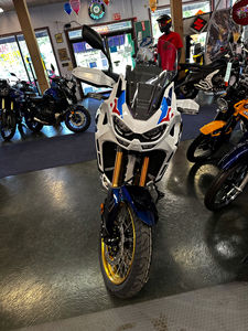 Motocicleta Todoterreno Honda Africa Twin Adventure Sports ES DCT 2024, Motor de 4 Tiempos Refrigerado por Líquido, Unicam - Product Image 2