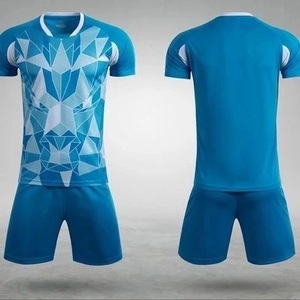 Venta al por mayor cómodo secado rápido poliéster fútbol Jersey conjunto logotipo personalizado nombre impresión adultos deportes uniformes para fútbol - Product Image 1