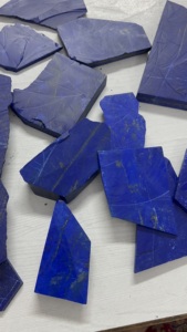 100% Natural Blue <b>Lapis</b> <b>Lazuli</b> Rough Slabs Necklace Customized Healing Crystal Jewellery Making Loose Gemstones Wholesale Price - Product Image 3