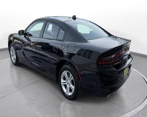 Dodge Charger SXT 2023 d'occasion, faible kilométrage, prêt à être expédié - Product Image 2