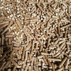 EN Plus-A1 Europe Granulés de bois 6mm Briquette Modèles de bâtonnets de sciure Pin Chêne Acacia Copeaux de bois de chauffage 15kg Sacs en plastique Vente en gros - Product Image 6