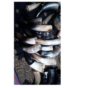 La dernière corne à boire de buffle faite à la main corne à boire naturelle avec une fabrication de support élégant de l'artisanat indien - Product Image 1