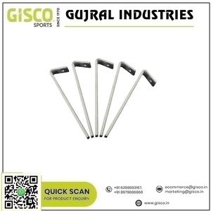 La cheville de terre en acier robuste pour sol moyen à dur sécurise fermement le fond du filet de but de football - Product Image 2