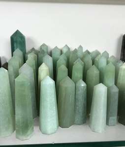 Points de cristal de guérison et tours de pierre précieuse d'aventurine Pierre précieuse naturelle de type Aventurine - Product Image 2