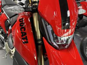 ¡Grandes Ofertas! Motocicleta Deportiva Monomarcilla Hypermotard 698 2025 en Stock - Product Image 6