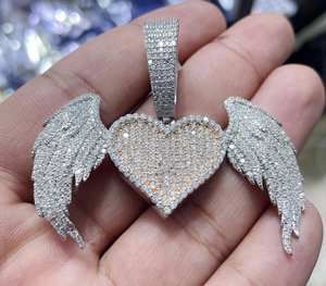 Pendentif en moissanite en forme de cœur avec ailes d'ange, taille brillant rond, en argent sterling 925 plaqué rhodium, bijou fin, cadeau pour homme - Product Image 4