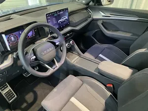 รถเอสยูวีเปิดประทุน ปี 2024 เกียร์อัตโนมัติ ขับเคลื่อนสี่ล้อ ยาง R17 เบาะหนัง แร็คหลังคาอะลูมิเนียม กล้องมองหลัง 360 องศา เครื่องยนต์เบนซิน 6.1-8 ลิตร พวงมาลัยซ้าย สีดำเข้ม - Product Image 4