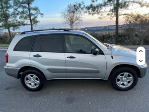 Toyota RAV 4 Base 4WD 2005 / Disponible à la vente avec faible kilométrage, moteur essence, véhicule d'occasion en excellent état, sans accident, sans problème. - Product Image 2