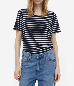 เสื้อยืดแฟชั่นแขนสั้นสำหรับผู้หญิงเสื้อลำลองพิมพ์ลายเฉพาะตัว - Product Image 1