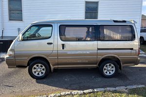 Toyota Hiace Super Custom Limited 1996 Usada, 4x4, Sin Reserva, Camioneta del Mercado Japonés, Motor Turbodiésel, Tracción en las Cuatro Ruedas, Versión Estadounidense Título - Product Image 2