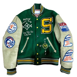 Veste de baseball vintage de style universitaire pour hommes avec logo frontal, design graffiti d'hiver, manches en chenille, vestes pour hommes - Product Image 1