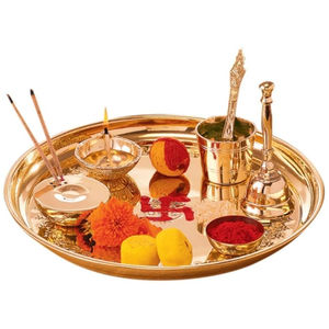 Diseño de lujo Latón Pooja Thali Set Hecho a mano Metal Latón Puja Thali Set Tradicional para Pooja Arti Artículos religiosos hindúes - Product Image 1