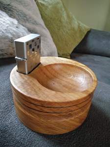 El elegante Cenicero compacto de madera agrega un toque sofisticado a los bares, hoteles, hogares y áreas de asientos al aire libre - Product Image 2