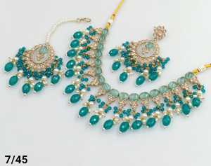 DERNIÈRE ANTIQUE MOTIPEARL & DROP COLLIER FANTAISIE À LA MODE PLAQUÉ OR AVEC ENSEMBLE DE BOUCLES D'OREILLES MANGTIKKA ET ENSEMBLE DE BIJOUX FEMMES - Product Image 3