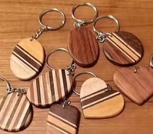 Llavero de madera hecho a mano accesorio elegante y respetuoso con el medio ambiente de calidad de exportación para bolsas de llaves y regalos a la venta desde la India - Product Image 6