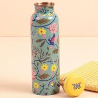 Bouteille d'eau en cuivre pur 100% sans BPA pour les amateurs de fitness et favorisant une hydratation sans toxines et un style de vie respectueux de l'environnement