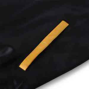 Chaqueta Universitaria Negra/Dorada de Satén para Hombre y Mujer, Chaqueta Bomber Ligera con Forro de Cinta Personalizada y Bordado Griego - Product Image 4