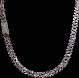 Chaîne de luxe unisexe en argent sterling 925 avec diamants Moissanite VVS taille baguette, sertis en canal géométrique - Product Image 1
