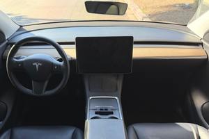 รถยนต์เทสล่า โมเดล วาย ปี 2022 รุ่นลองจ์เรนจ์ ขับเคลื่อนสี่ล้อ  มือสอง สภาพดี - Product Image 3