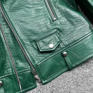 OEM verde en relieve cocodrilo chaqueta de cuero real de las mujeres Biker estilo corto Moto prendas de vestir exteriores señoras personalizado ajuste chaqueta de cuero real - Product Image 2