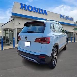 Volkswagen Taos S 4Motion 2024, Caja de Cambios Automática, Título Limpio, Sin Accidentes, con Bajo Kilometraje, Listo para Envío - Product Image 3