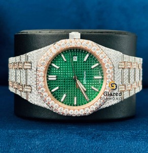 Montre Glamour Full Iced Out with Moissanite Diamond Watch Montre unique à cadran en acier vert baguette Look de luxe amélioré - Product Image 4