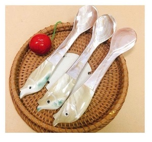 Cuillère à caviar en nacre Cuillère à coquillages faite à la main Vaisselle de cuisine décorative élégante Vente en gros Fournisseur d'exportation en vrac - Product Image 1