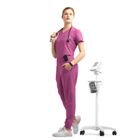 Nouveaux ensembles d'uniformes médicaux personnalisés pour femmes 2024 en coton/polyester avec logo tissé imprimé numériquement, en tissu jersey