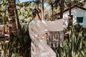 2025 nuevo producto personalizado Beige bohemio Maxi vestido primavera moda para mujeres gran oferta sólido Casual espalda descubierta Floral Playa Mujeres conjunto - Product Image 2